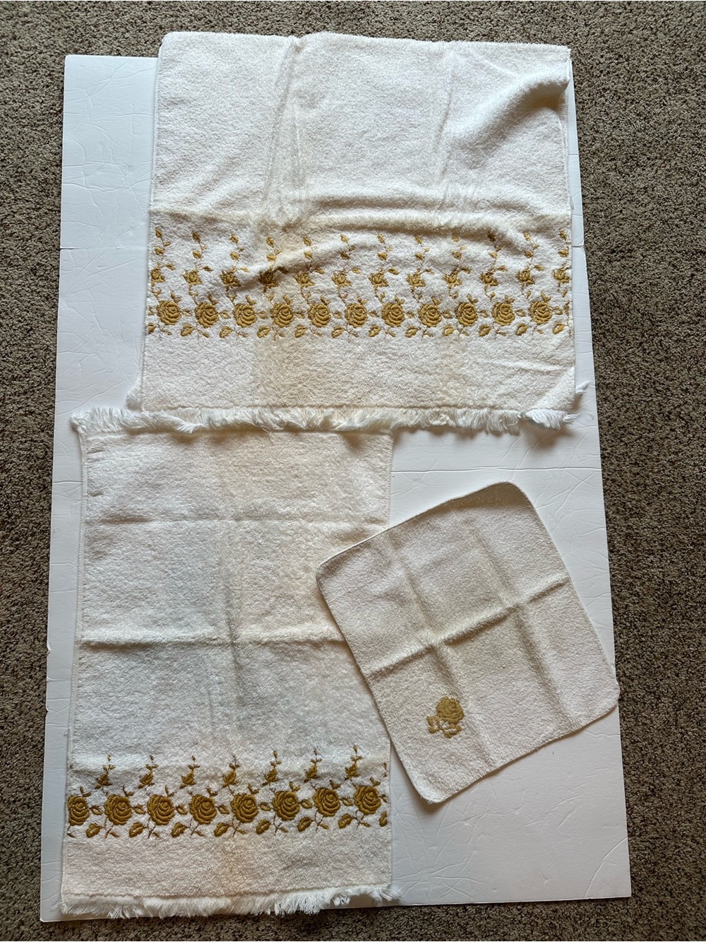 Vintage Dundee Gold Rose Towel Set Of 3 Hand Towel Wash Cloth Bath Towel Fringe